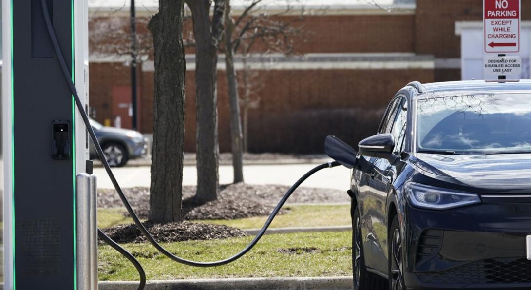 A delay in Illinois act to promote EV